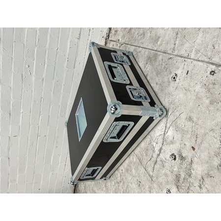 Allen and Heath SQ-5 Mixer Desk Flightcase With Dogbox (R-704) Allen and Heath SQ-5 Mixer Desk Flightcase With Dogbox (R-704)